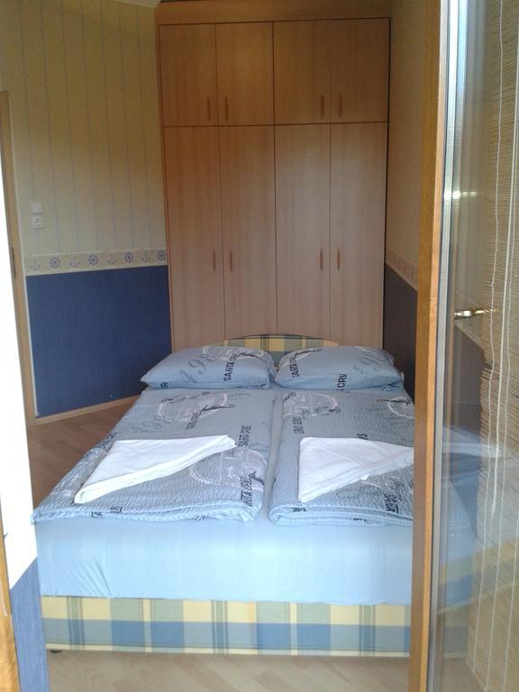 Park Setany Apartman Балатонлеле Екстериор снимка